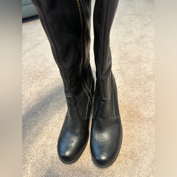 B.O.C. Tall heeled black leather boots - Picture 2 of 6